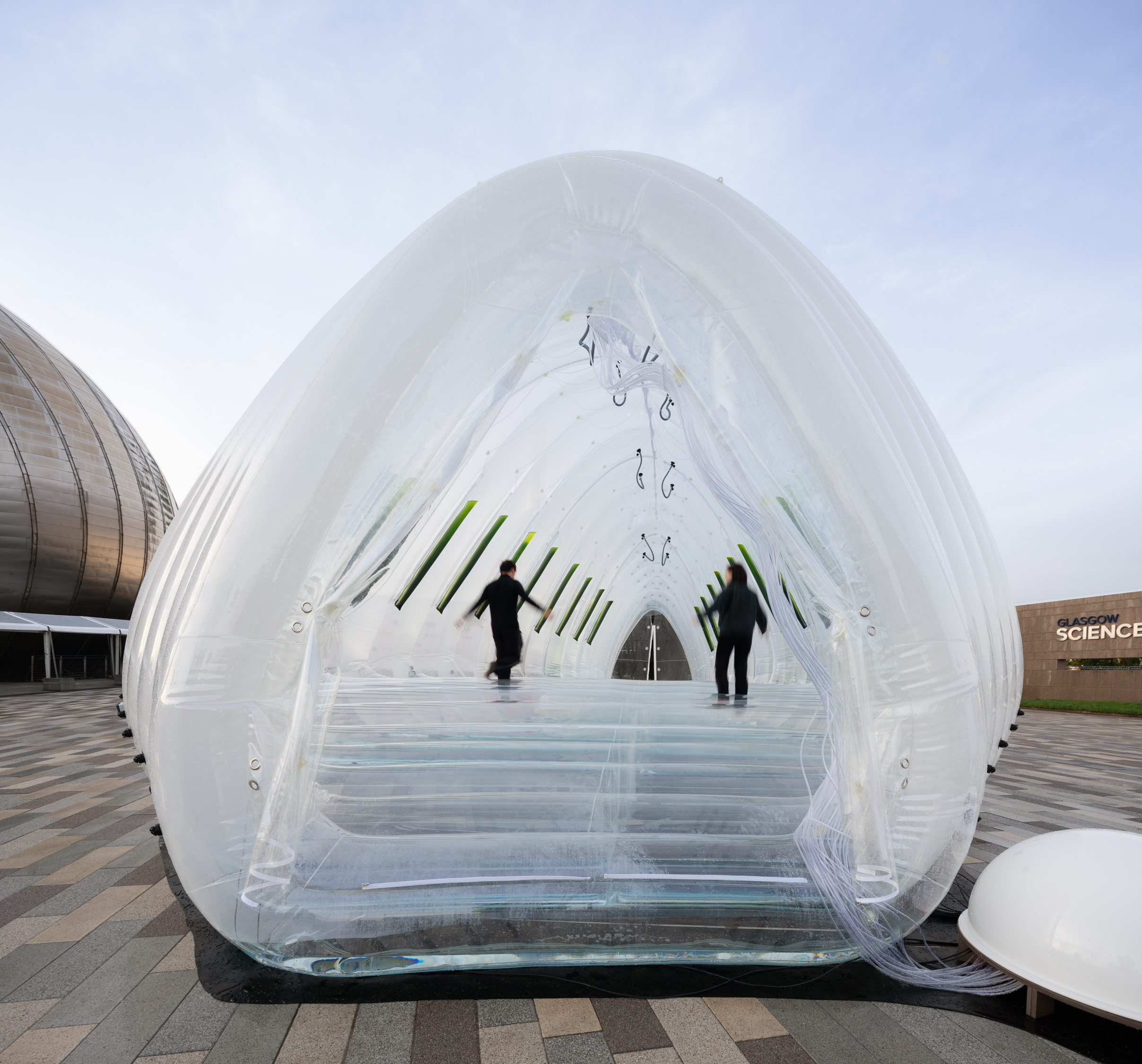 'Air Bubble air-purifying eco-machine' Is an Example of Infrastructure from Green Architecture