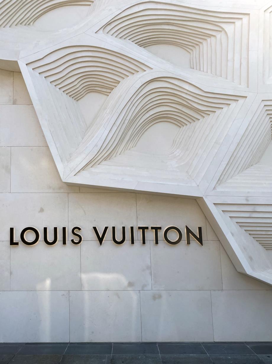 Louis Vuitton Facade Design - Las Vegas