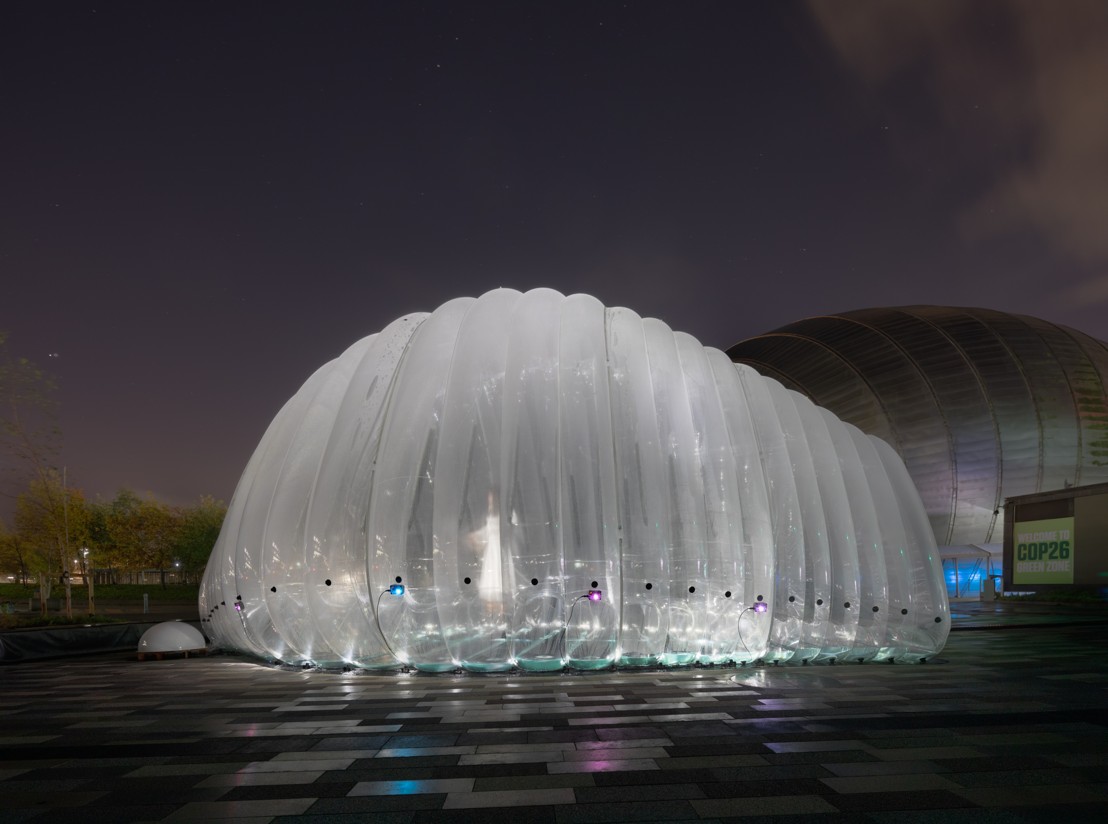 'Air Bubble air-purifying eco-machine' Is an Example of Infrastructure from Green Architecture