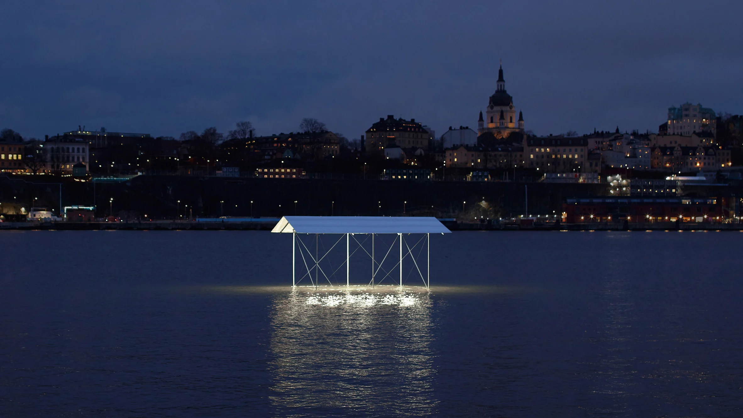 Shelter Installation Illuminates the Dark Underwater