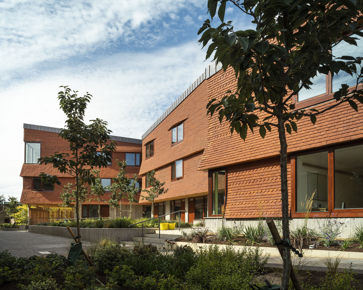 A New Building that Accommodates Churchill College Graduate Students 