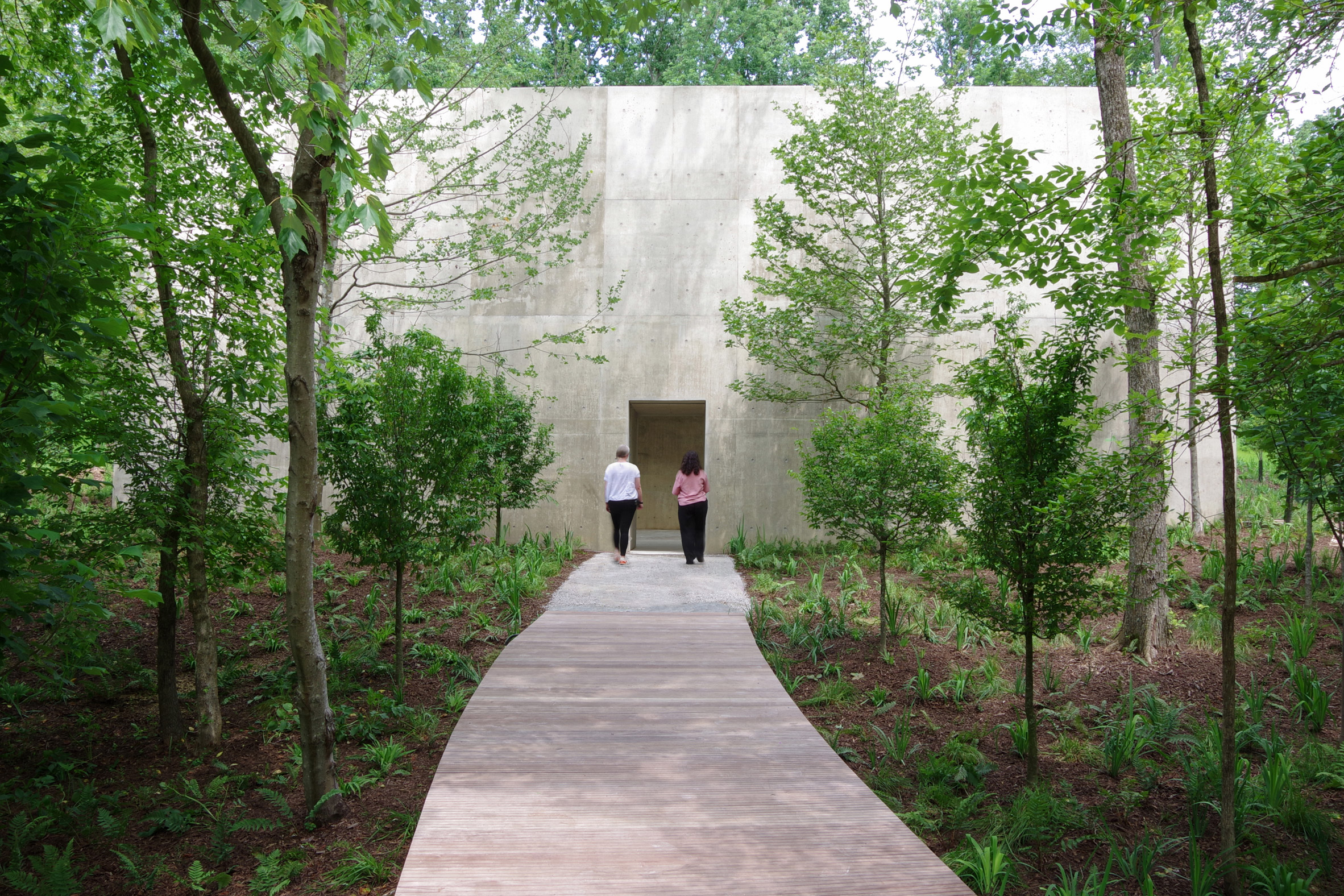 the building is like being immersed in the ground for several years. (Photo by Glenstone Museum) 