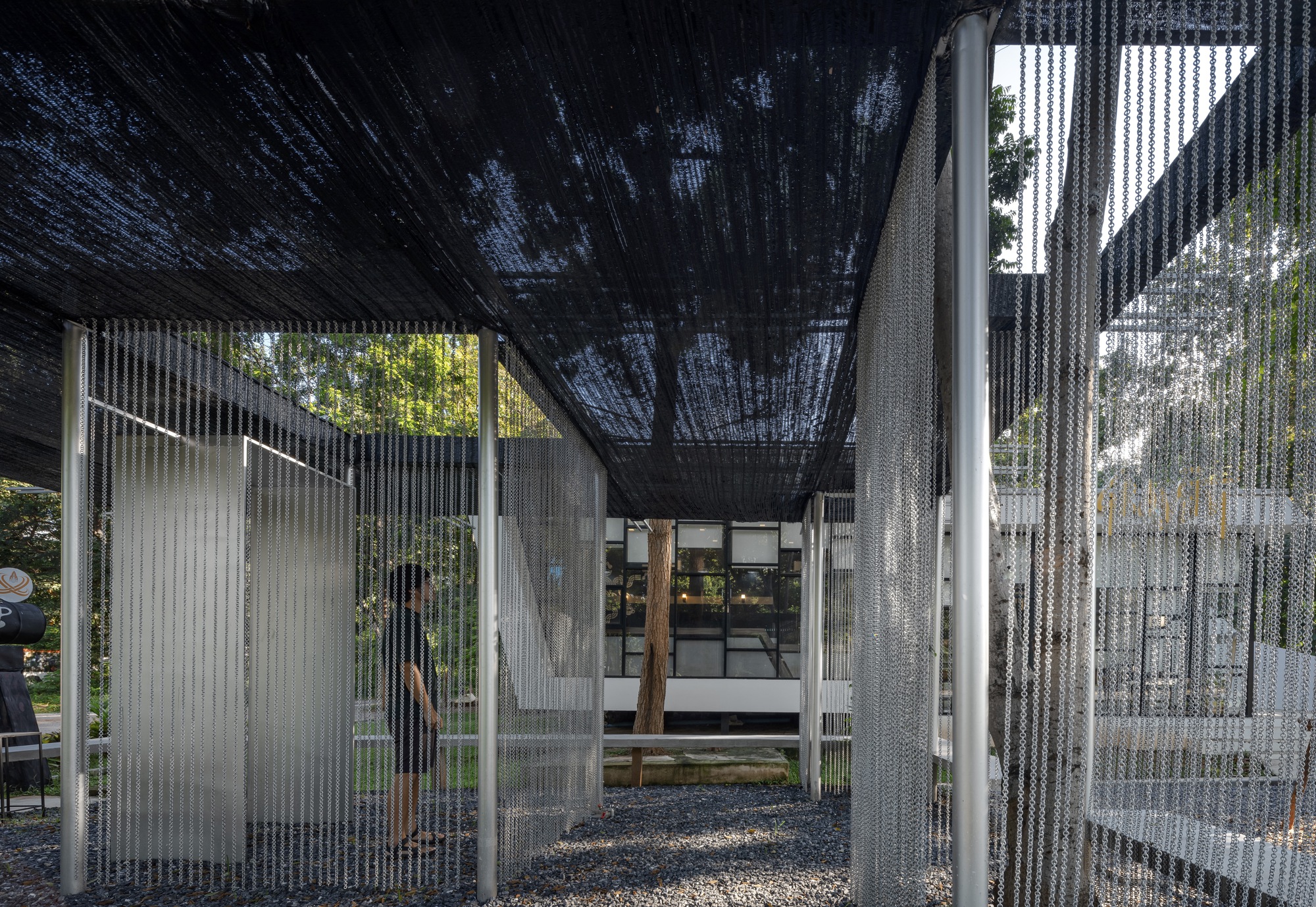 Grid Lines Boundary Pavilion: An Extension to Gravity Café