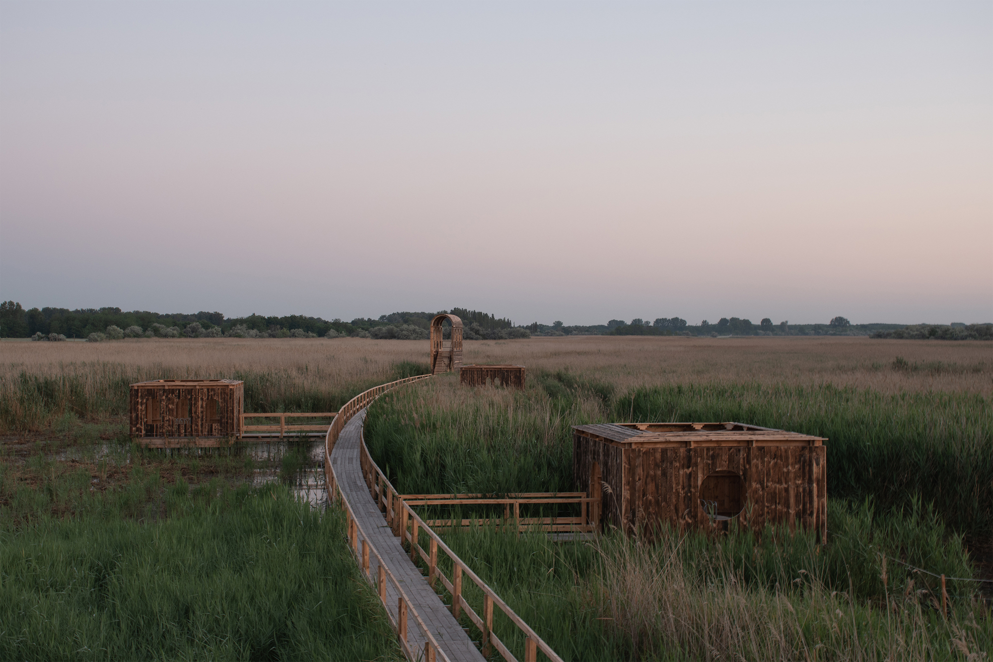 Balancing Sandorfalva's Prairie Ecosystem through Rural Geometries Barn