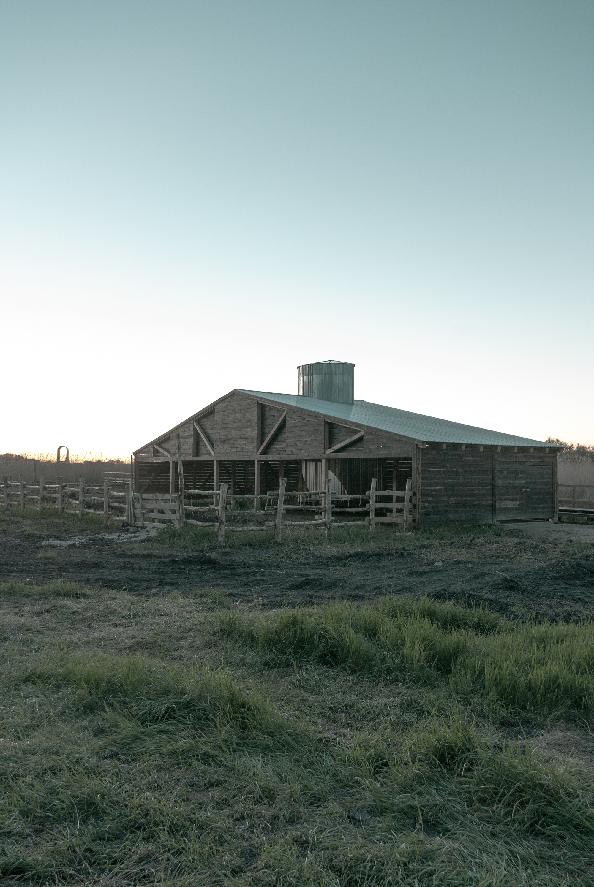 Balancing Sandorfalva's Prairie Ecosystem through Rural Geometries Barn