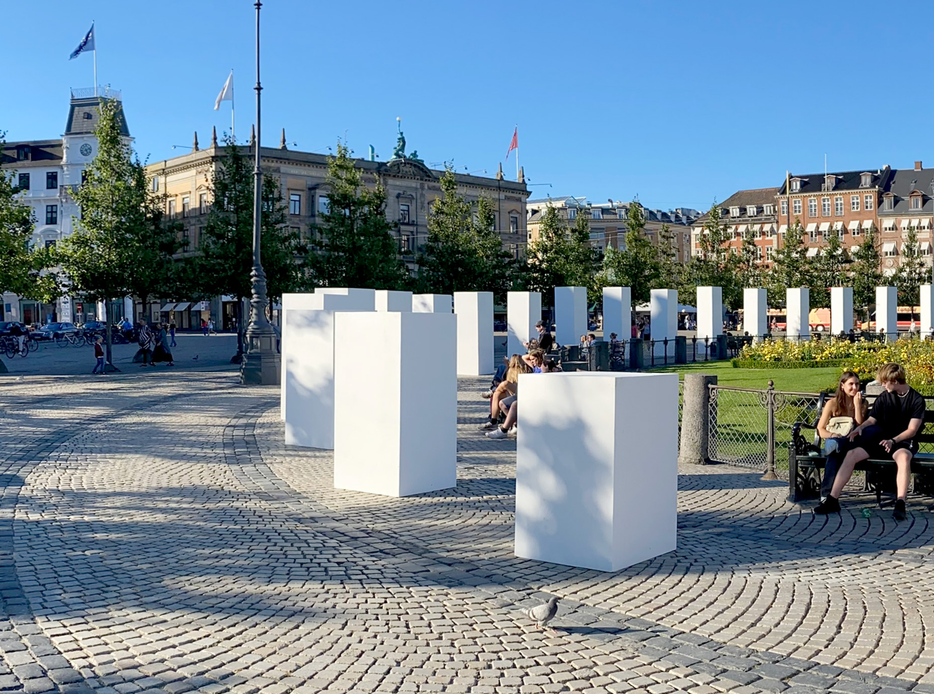 White Pedestals with Different Heights, photo by Laurent De Carniere
