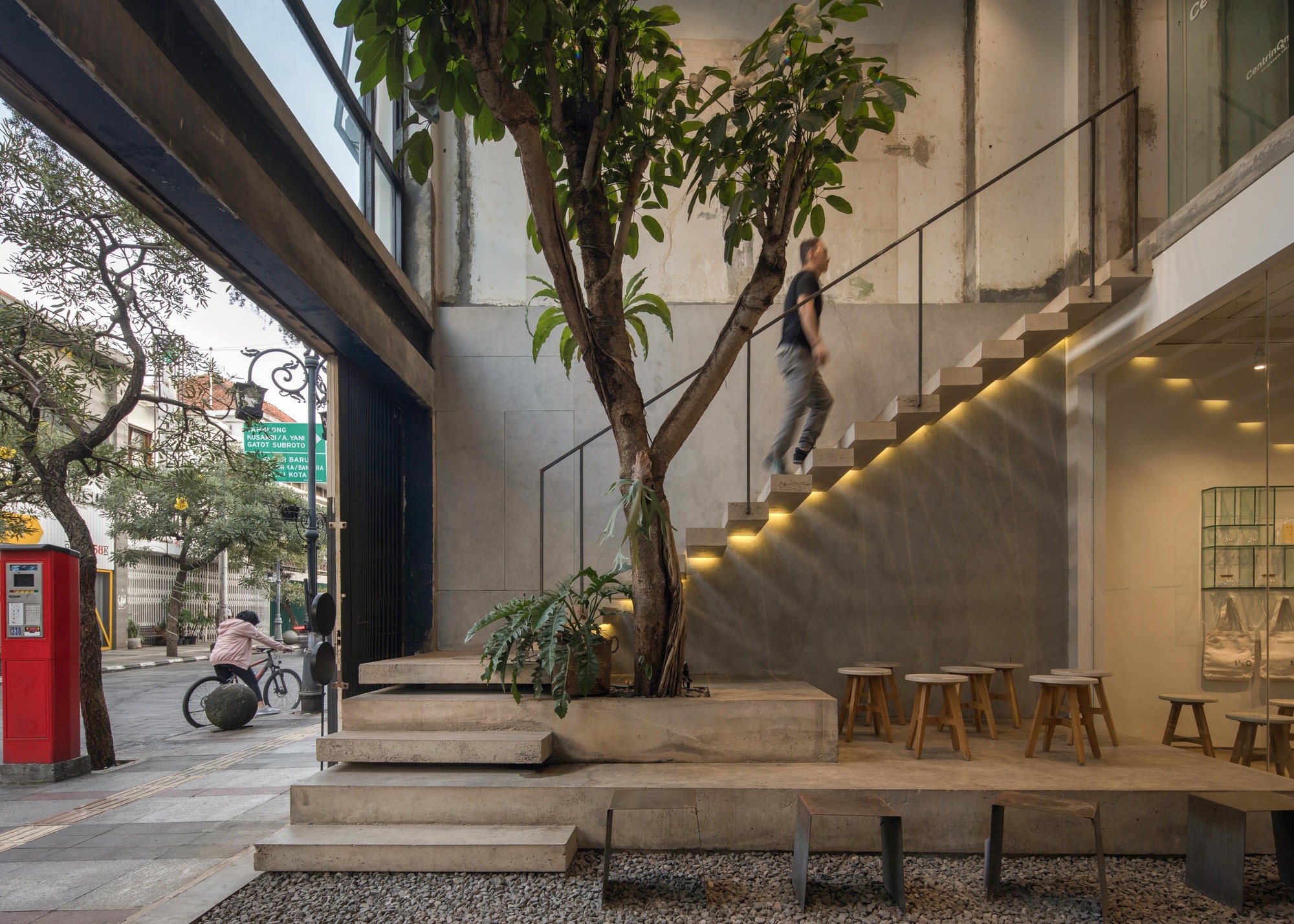 Sawo Coffee and Roastery Bandung - Oi Architects