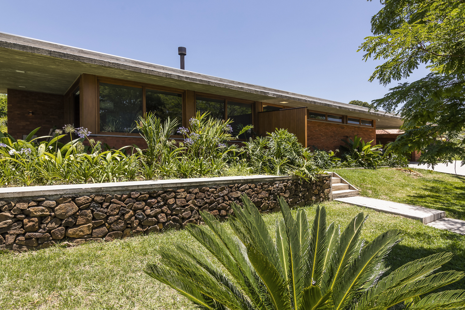 The large concrete slab defines the shape of the Boa Vista House