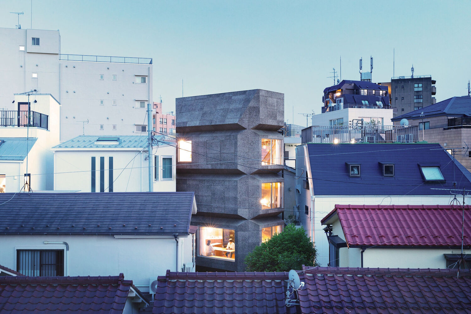 Above view Bay Window Tower House, Photo by Masao Nishikawa