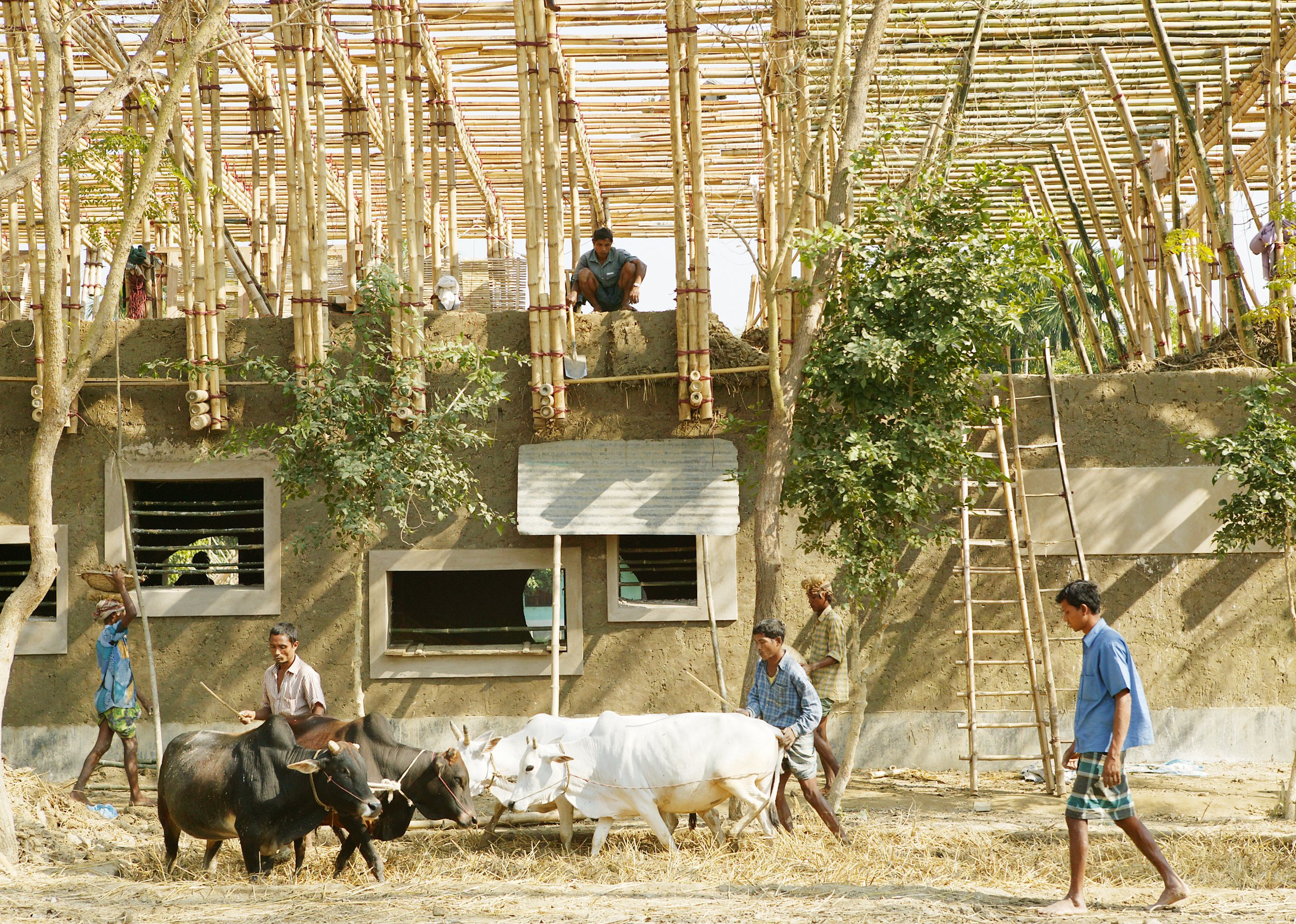 other materials used are a mixture of straw and soil made with the help of cows and buffalo