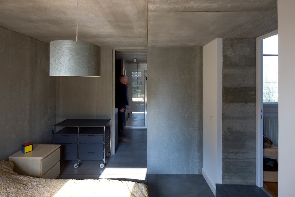 on of bedroom in containers as an extension of the house