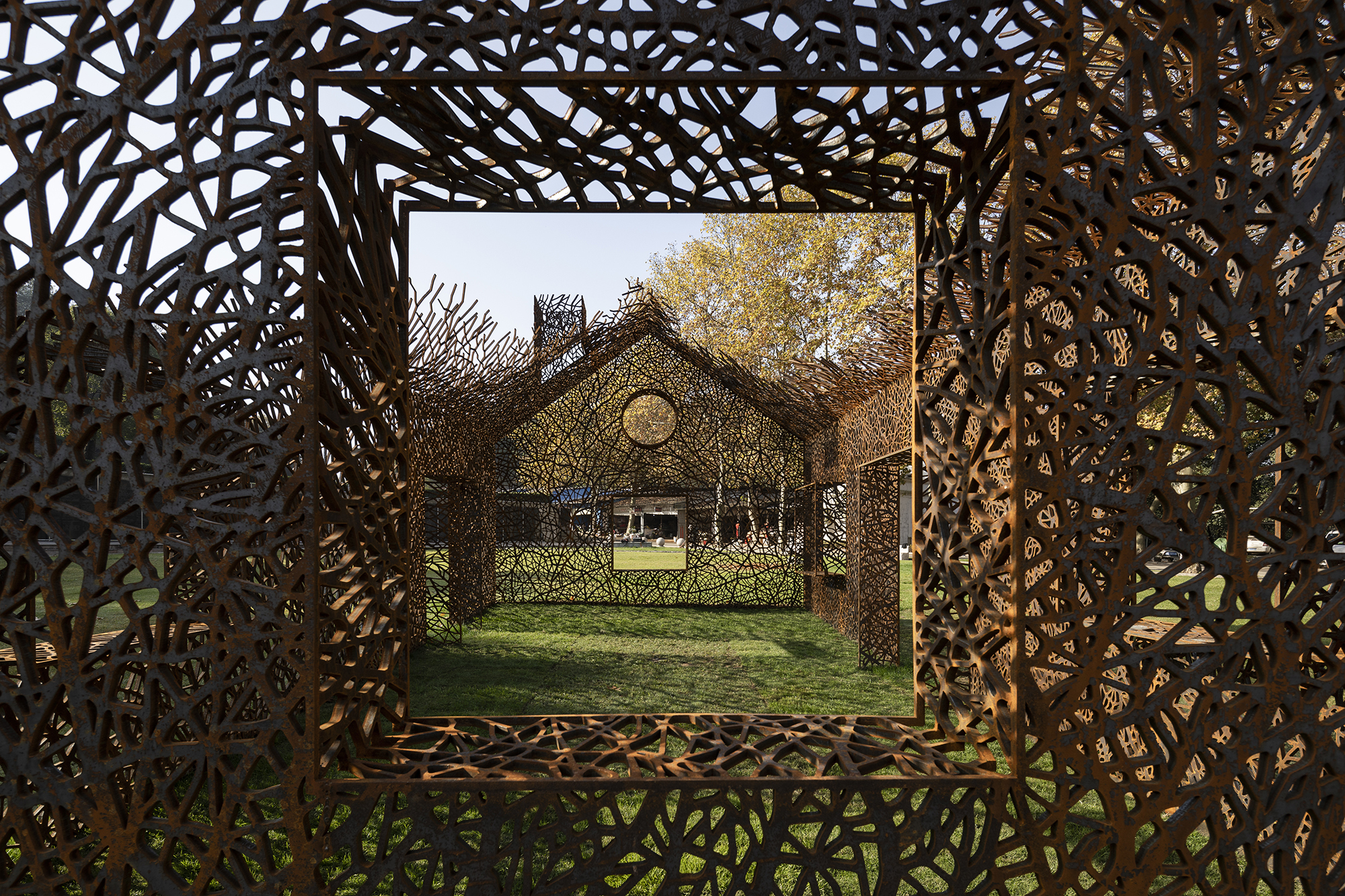 The Vanished House was realized through laser engraving of Corten steel